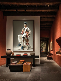 Sculptural Fashion Throne 021